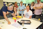 Beim Mondlabor werden selber Krater hergestellt